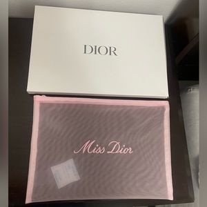 MISS DIOR Trousse Pink Travel Beauty Pouch